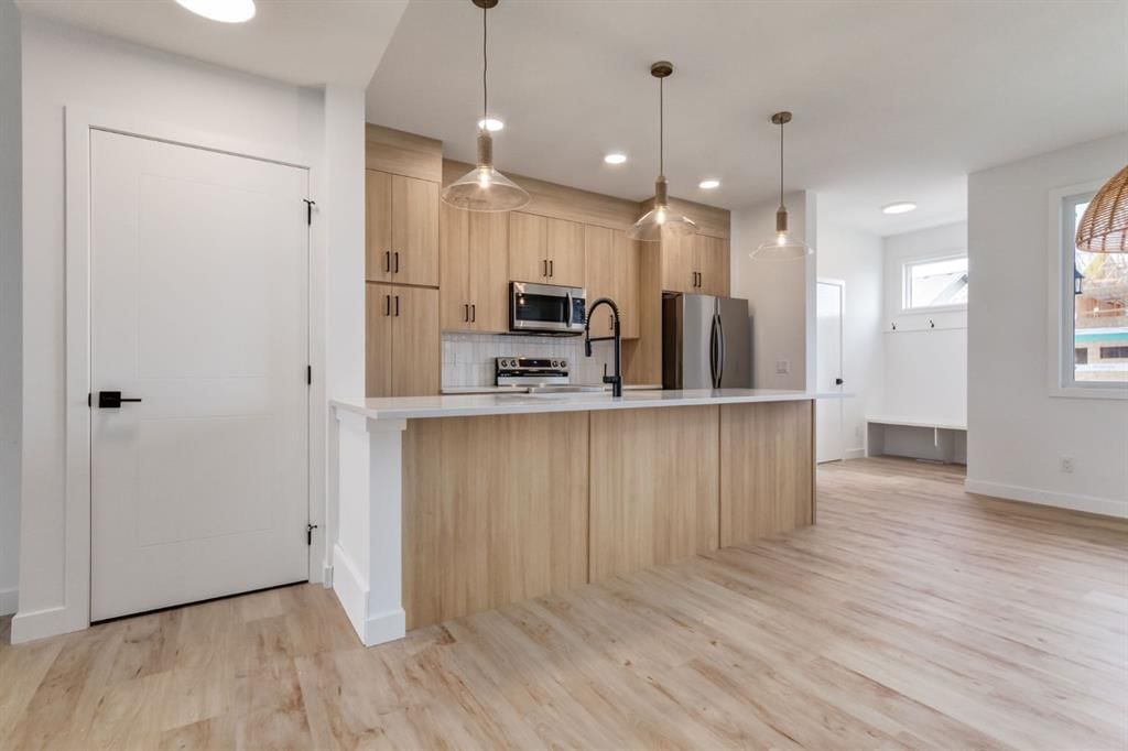 764 Sora Boulevard SE, Calgary — photo 4 of 43