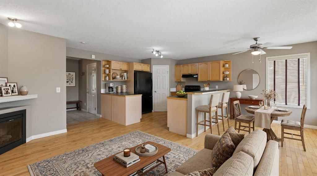 25 Hidden Creek Rise NW, Calgary — photo 2 of 36