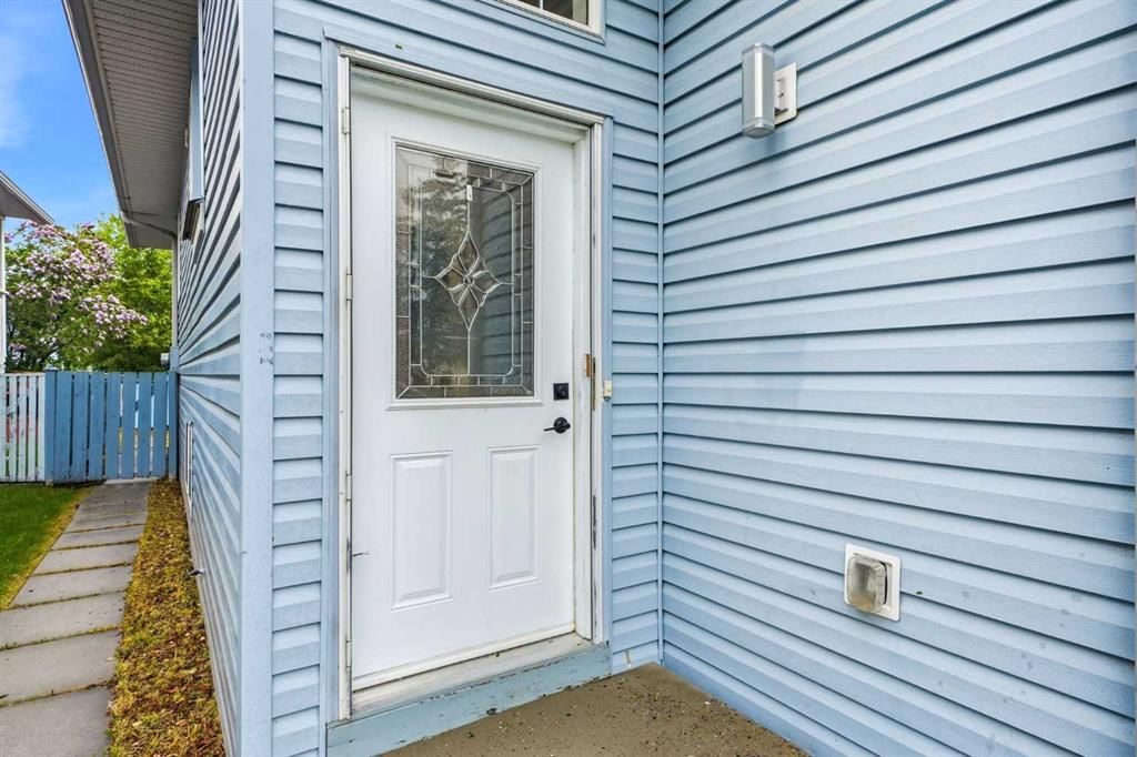 115 Coverdale Way NE, Calgary — photo 4 of 31