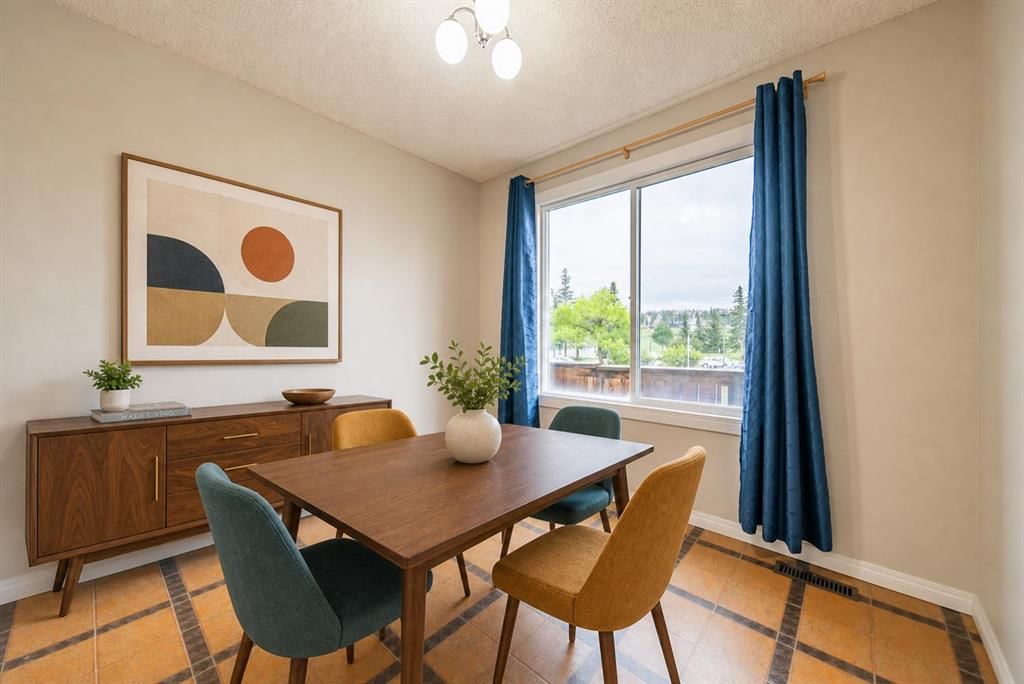 5119 30 Avenue SW, Calgary — photo 4 of 38