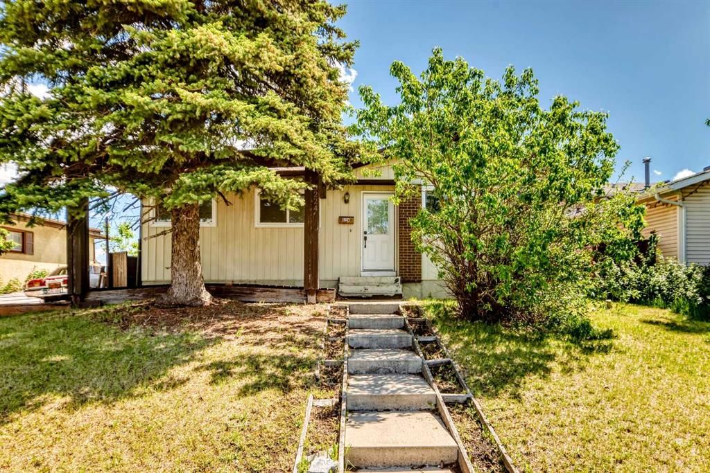 3224 Rundlelawn Road NE, Calgary — main listing photo