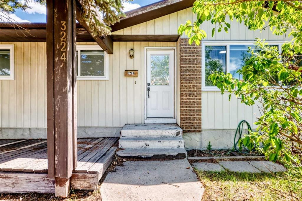 3224 Rundlelawn Road NE, Calgary — photo 2 of 40