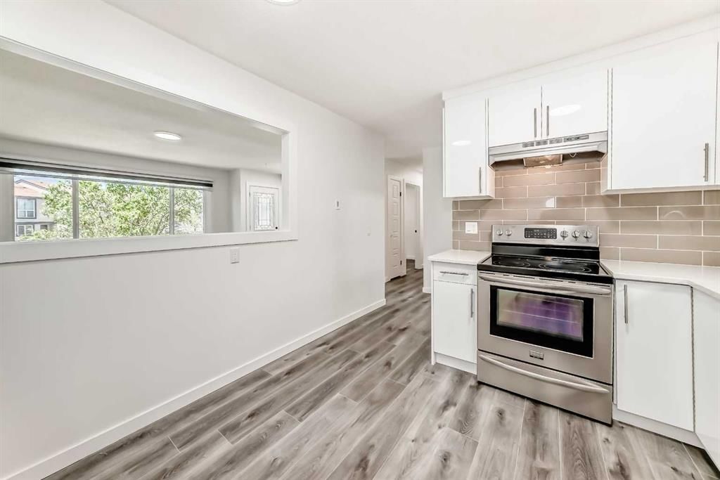 3224 Rundlelawn Road NE, Calgary — photo 5 of 40