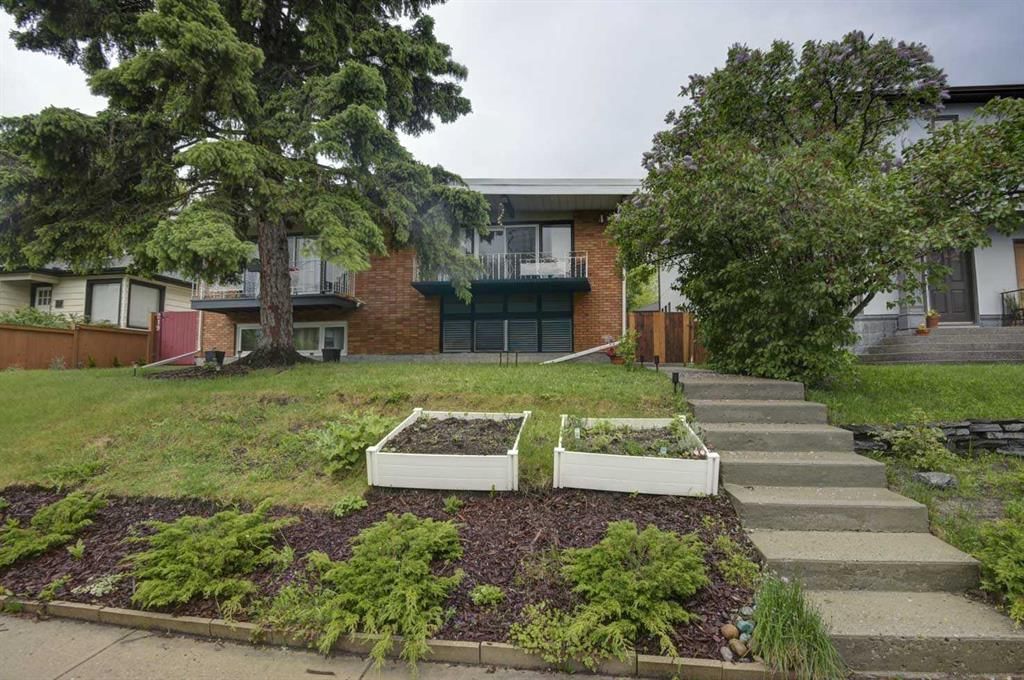 217 26 Avenue NE, Calgary — photo 2 of 29
