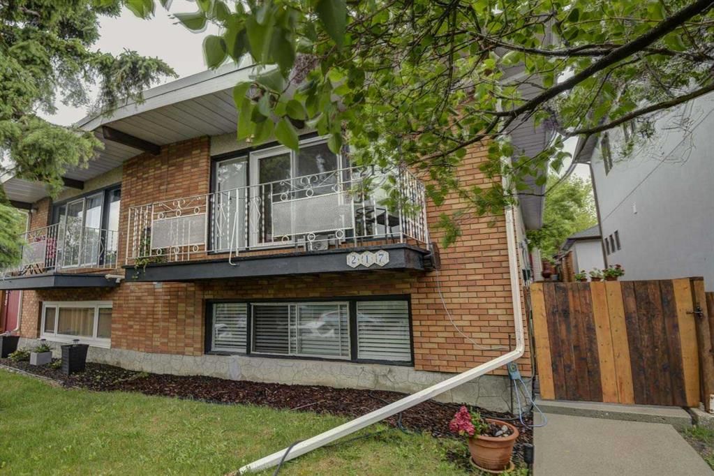 217 26 Avenue NE, Calgary — photo 3 of 29
