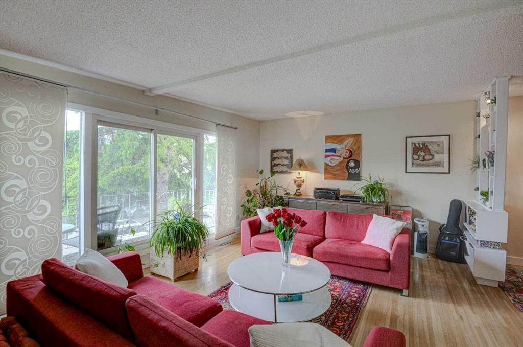 217 26 Avenue NE, Calgary — photo 5 of 29