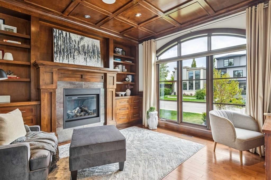 2228 Broadview Road NW, Calgary — photo 5 of 46