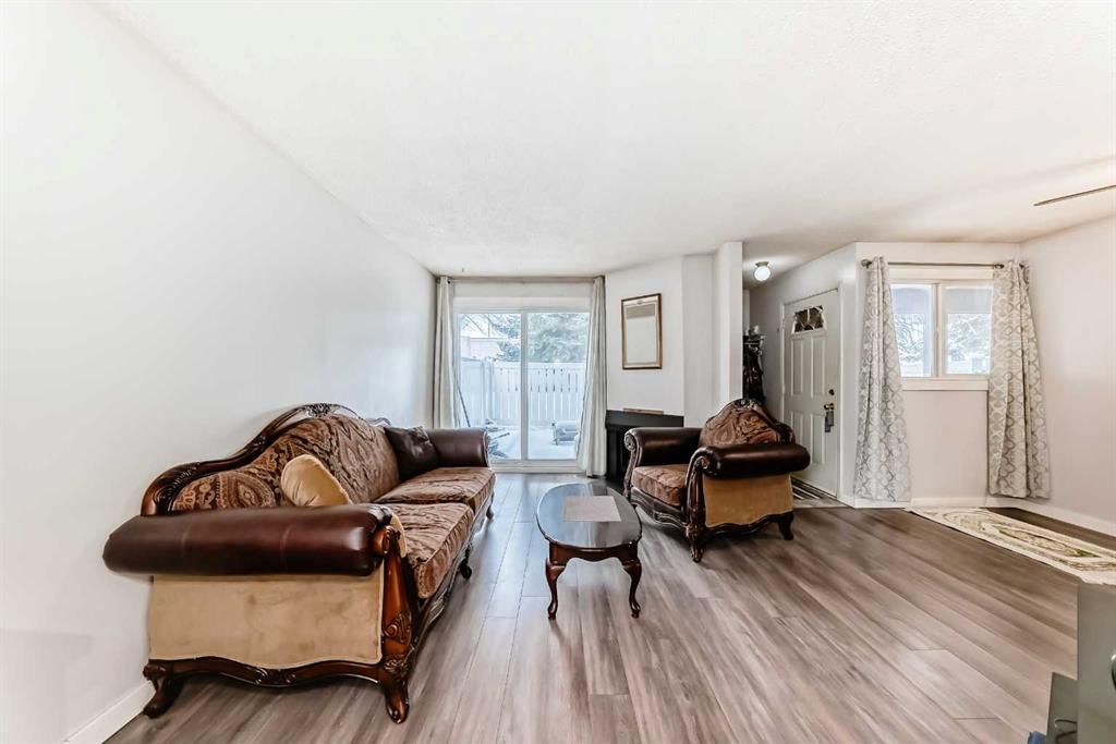25, 3745 Fonda Way SE, Calgary — photo 5 of 22