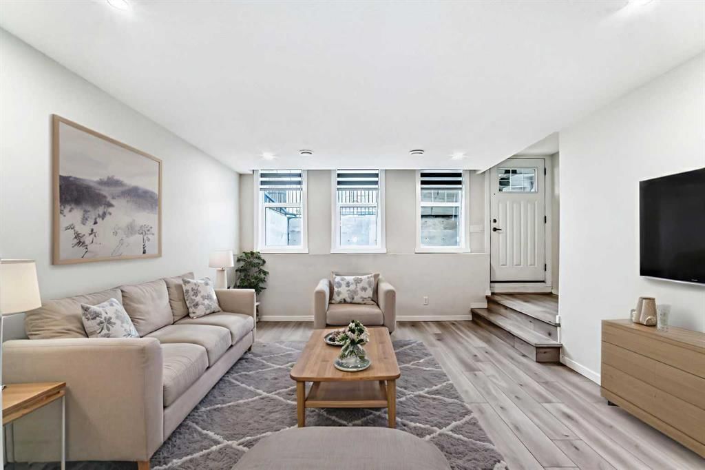 152 Cranbrook Square SE, Calgary — photo 4 of 45