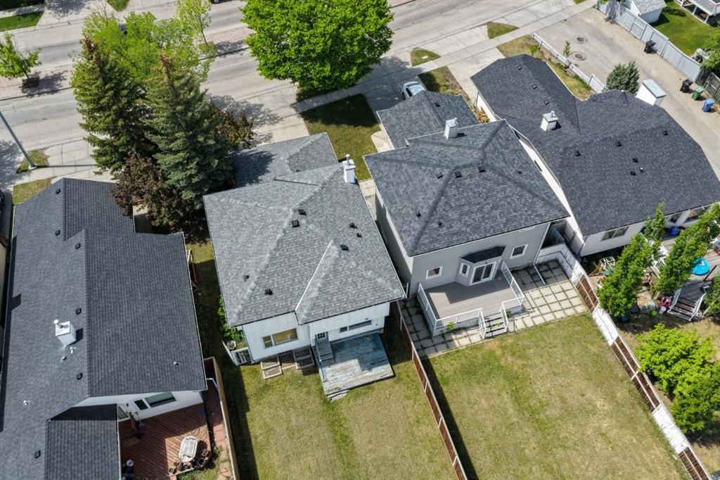 826 Coventry Drive NE, Calgary — photo 2 of 44