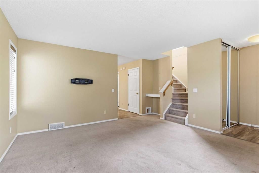 109 Arbour Wood Mews NW, Calgary — photo 4 of 42