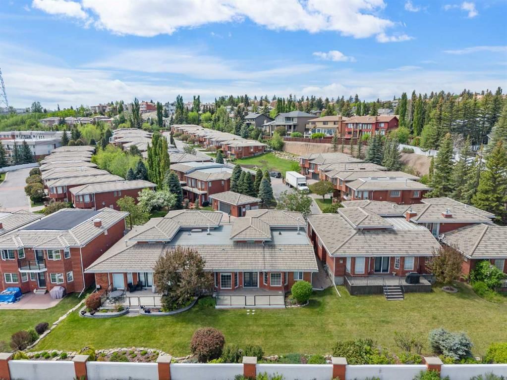 35 Prominence Path SW, Calgary — photo 4 of 50