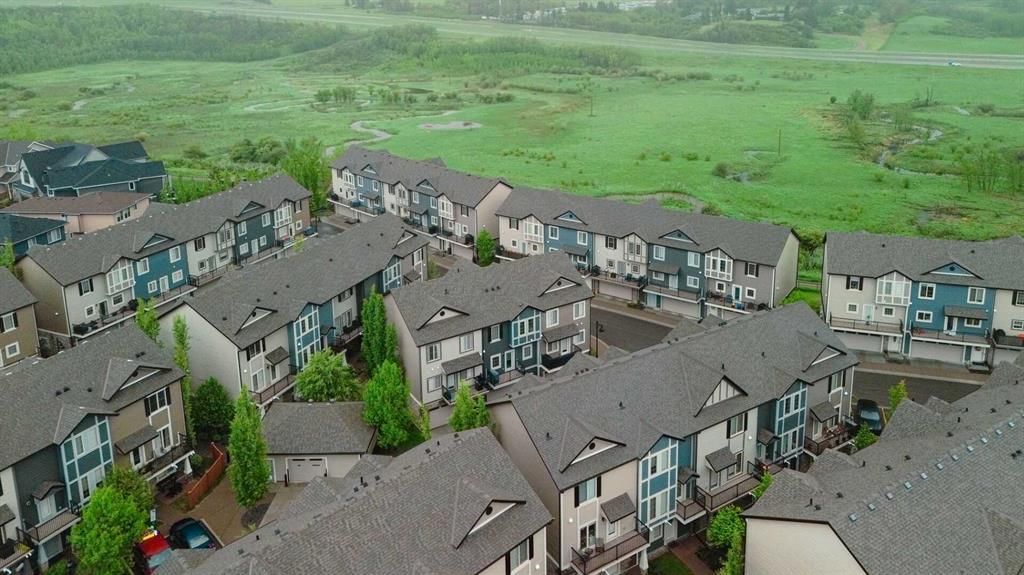 340 Legacy Point SE, Calgary — main listing photo