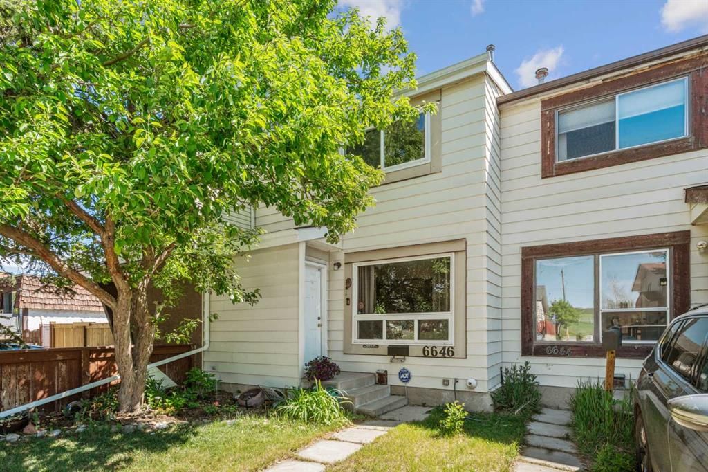 6646 Huntsbay Road NW, Calgary — main listing photo