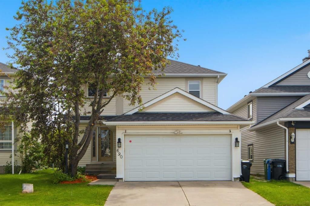 690 Coventry Drive NE, Calgary — photo 2 of 50