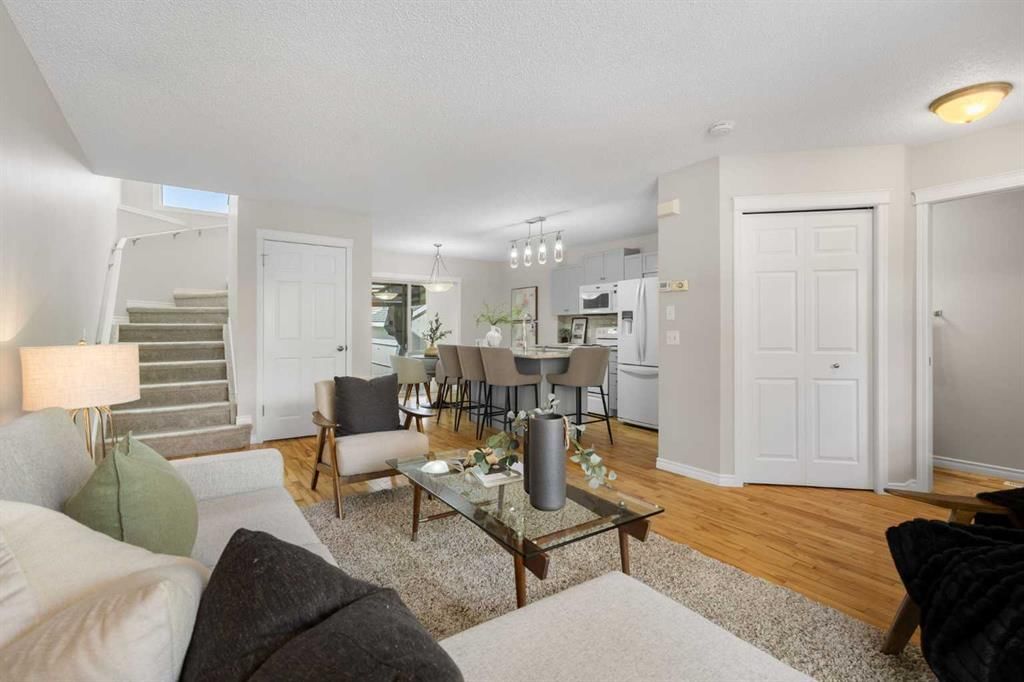 282 Prestwick Circle SE, Calgary — photo 4 of 41