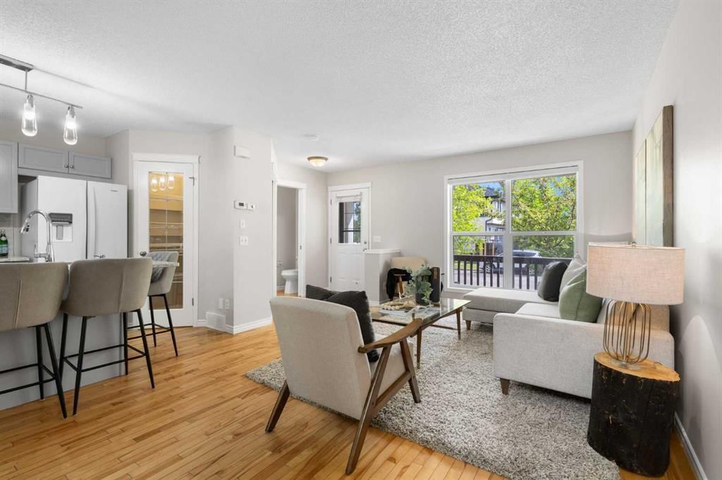 282 Prestwick Circle SE, Calgary — photo 5 of 41
