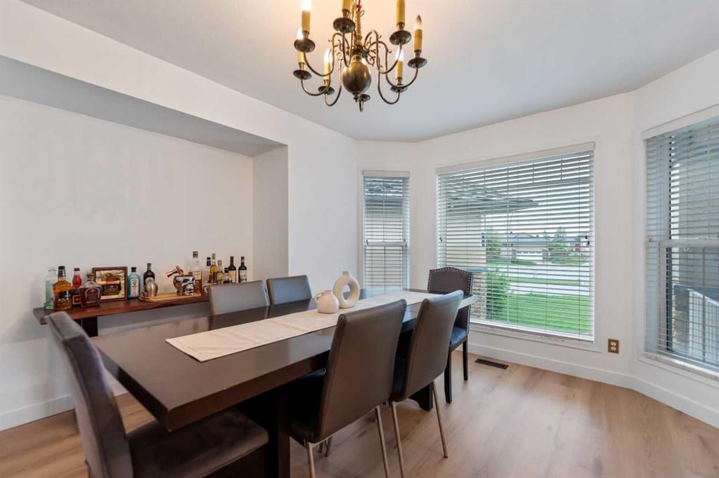57 Sierra Morena Grove SW, Calgary — photo 5 of 30