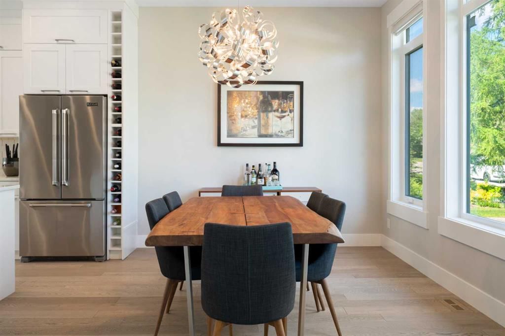 709 23 Avenue NW, Calgary — photo 4 of 46