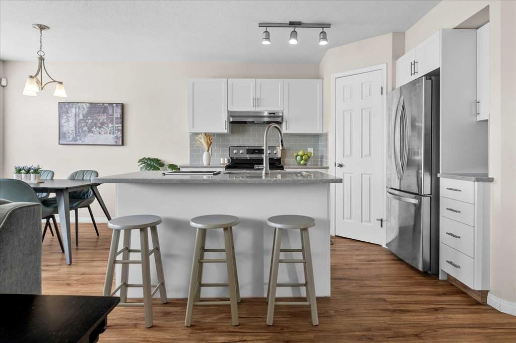 16006 Everstone Road SW, Calgary — photo 4 of 39