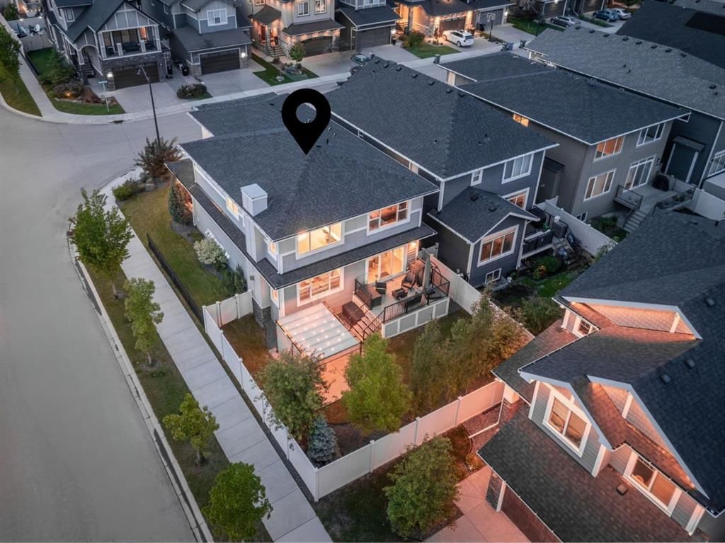 77 West Grove Way SW, Calgary — photo 2 of 50