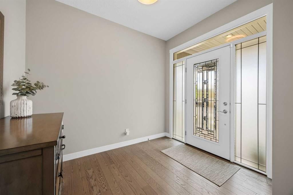 77 West Grove Way SW, Calgary — photo 4 of 50