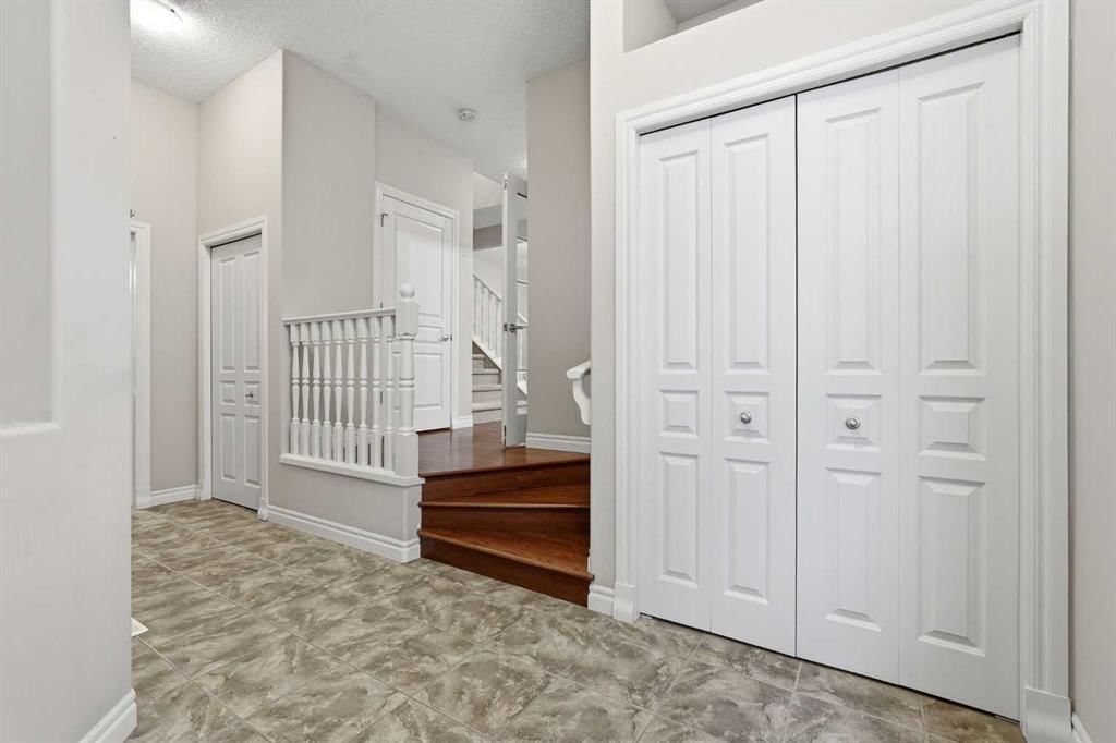 378 Chaparral Ridge Circle SE, Calgary — photo 4 of 42