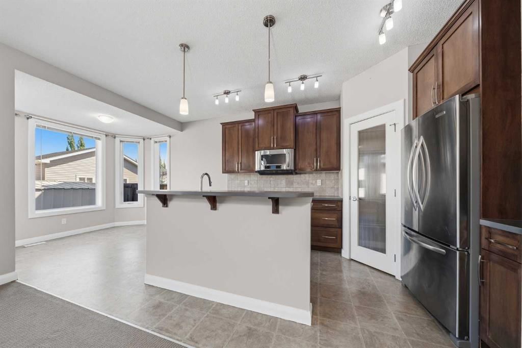 24 Evanspark Gardens NW, Calgary — photo 2 of 45