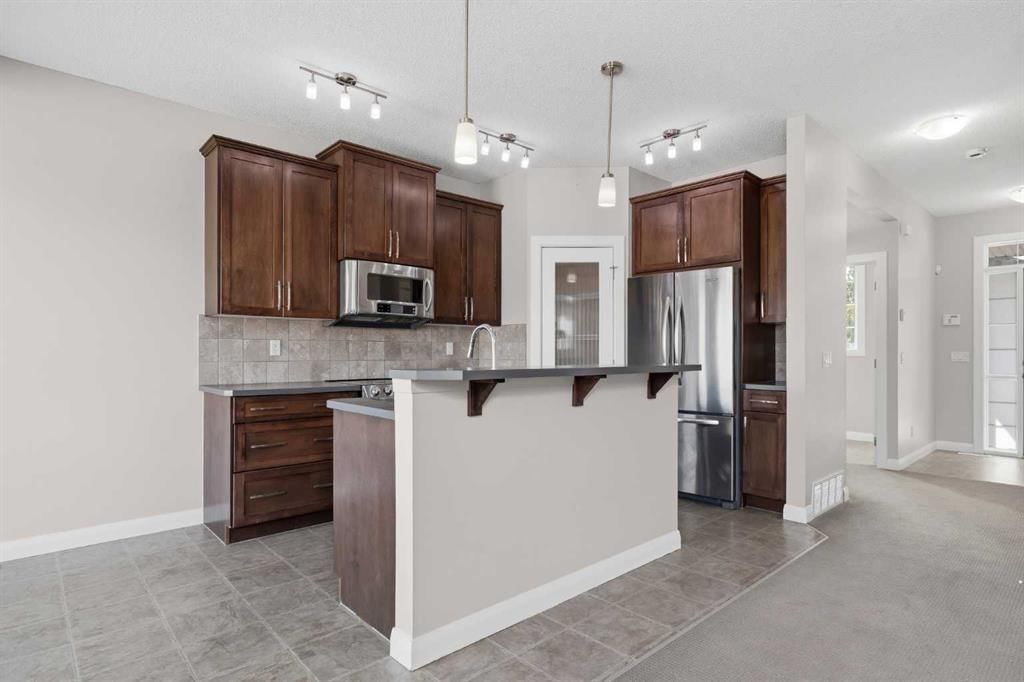 24 Evanspark Gardens NW, Calgary — photo 3 of 45