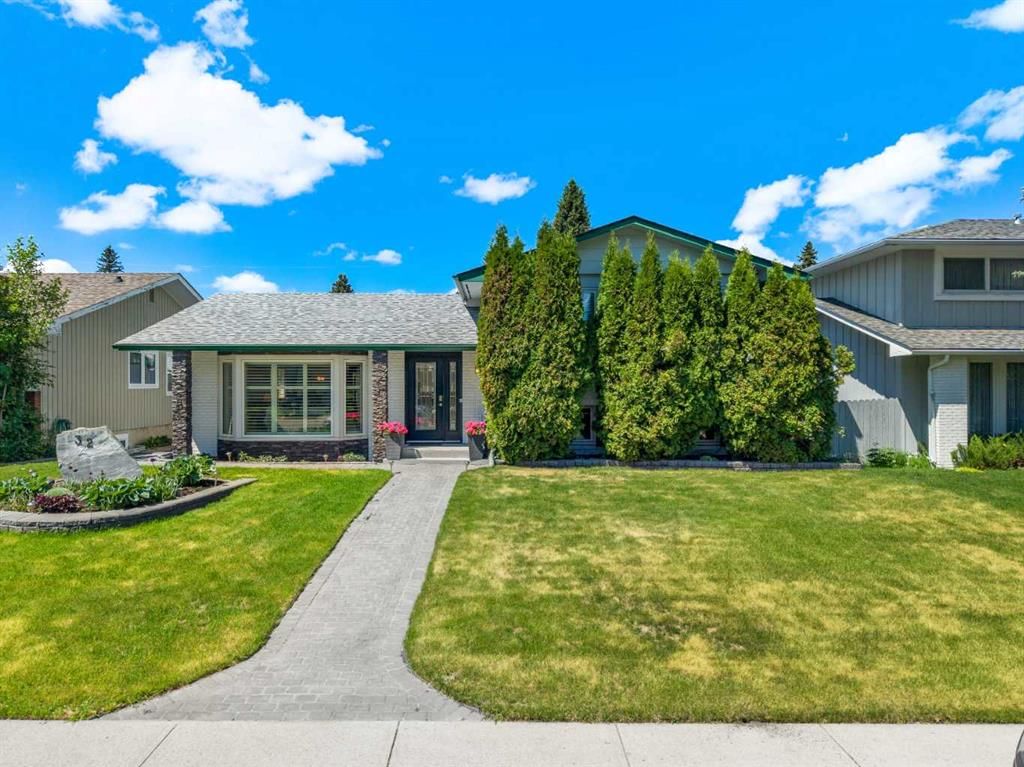 32 Lake Crimson Close SE, Calgary — main listing photo