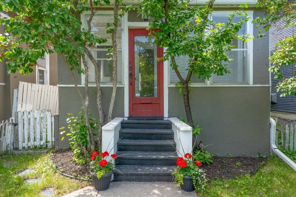 213 7A Street NE, Calgary — photo 4 of 38