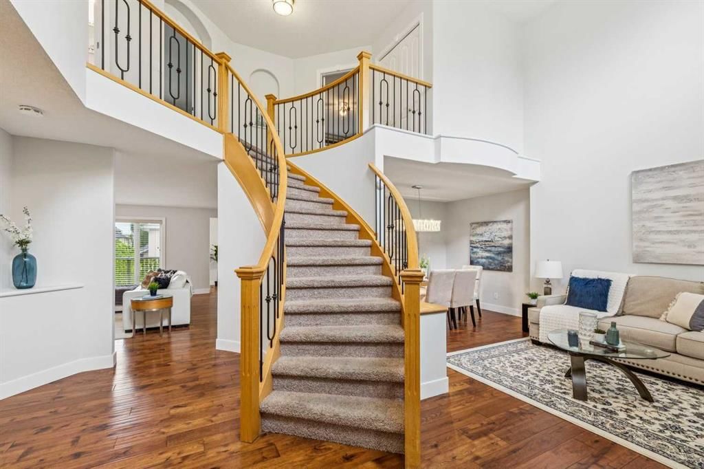 18 Tuscany Hills Crescent NW, Calgary — photo 4 of 44