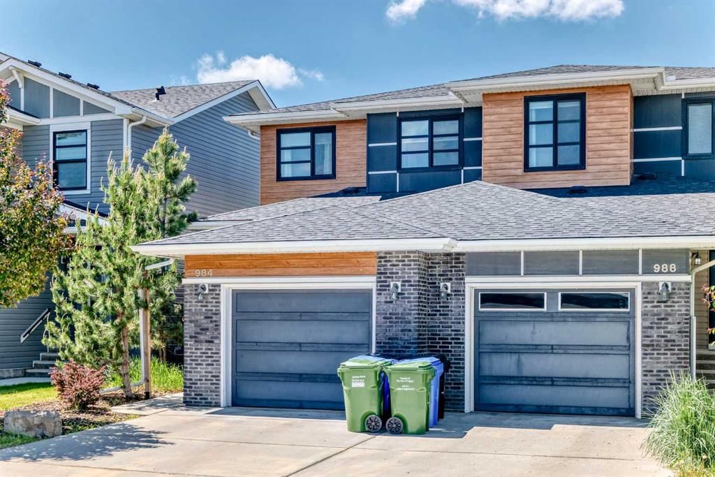 984 Seton Circle SE, Calgary — photo 2 of 39