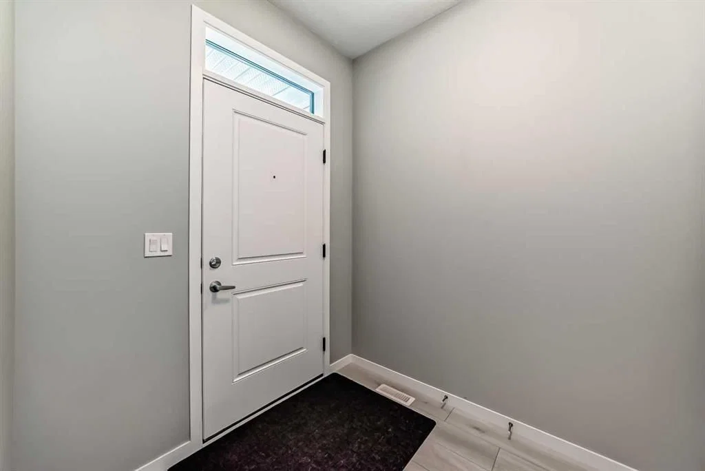 984 Seton Circle SE, Calgary — photo 4 of 39