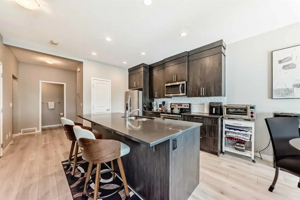 984 Seton Circle SE, Calgary — photo 5 of 39