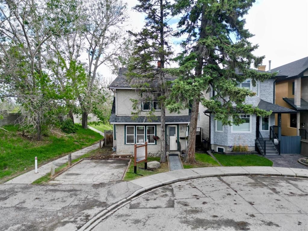 2452 28 Avenue SW, Calgary — main listing photo