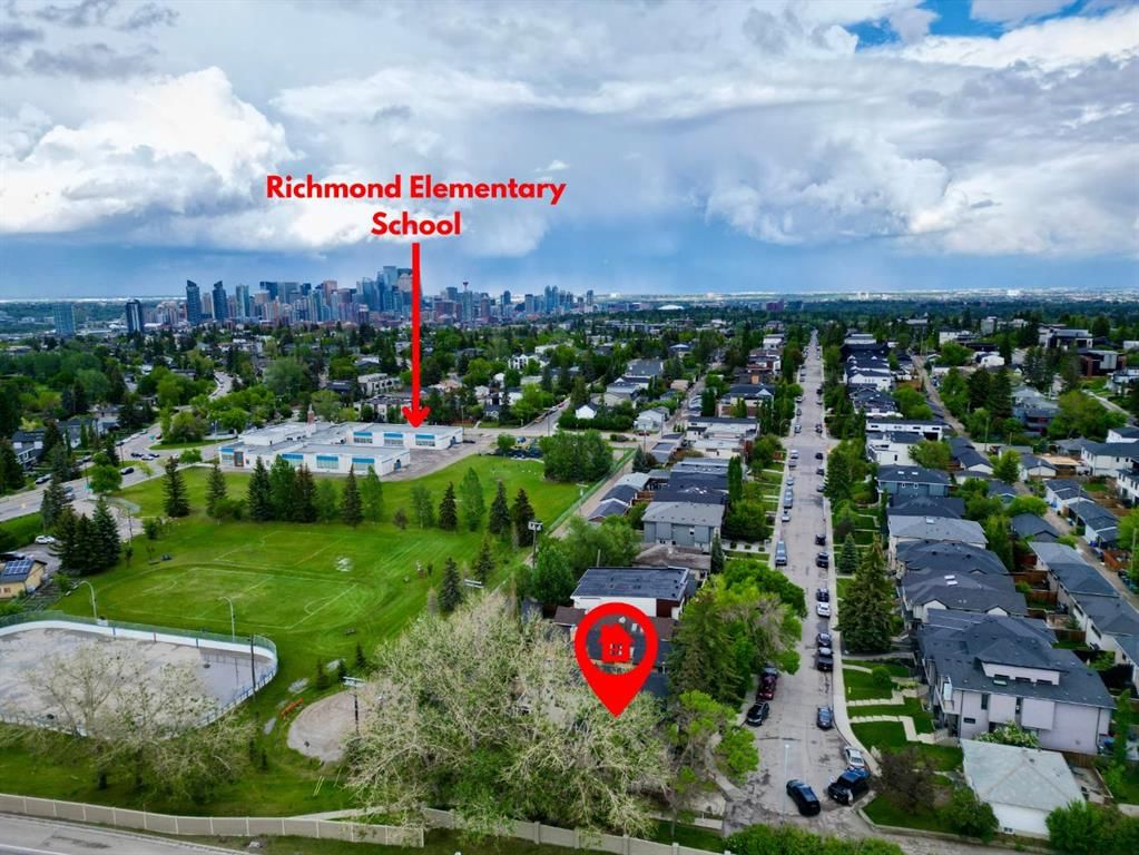 2452 28 Avenue SW, Calgary — photo 4 of 34