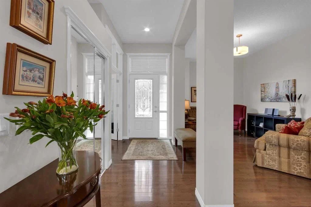 102 Panatella Crescent NW, Calgary — photo 2 of 43