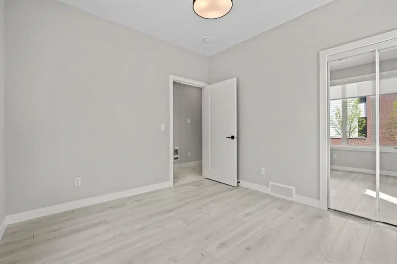 203, 8155 8 Avenue SW, Calgary — photo 4 of 32