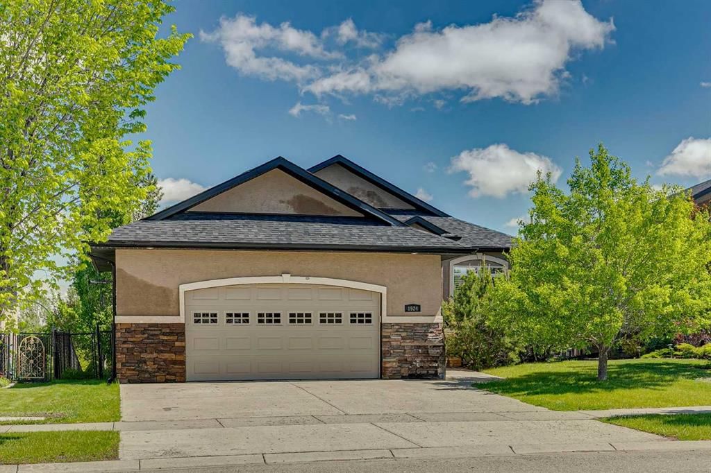 1924 Riverside Drive NW, Calgary — detached for sale