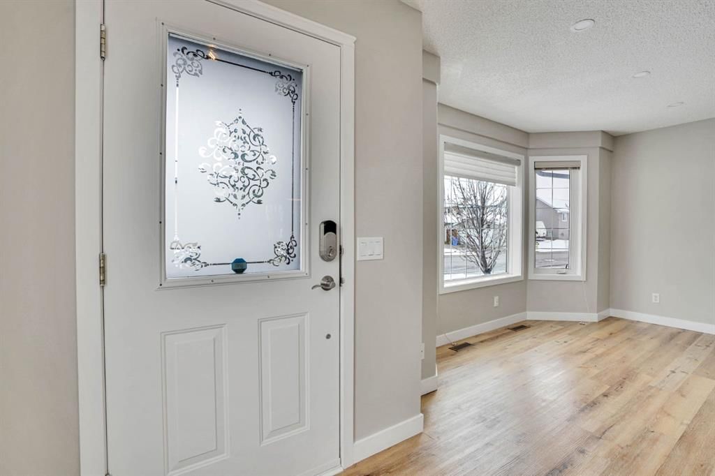 255 Citadel Acres Close NW, Calgary — photo 3 of 32