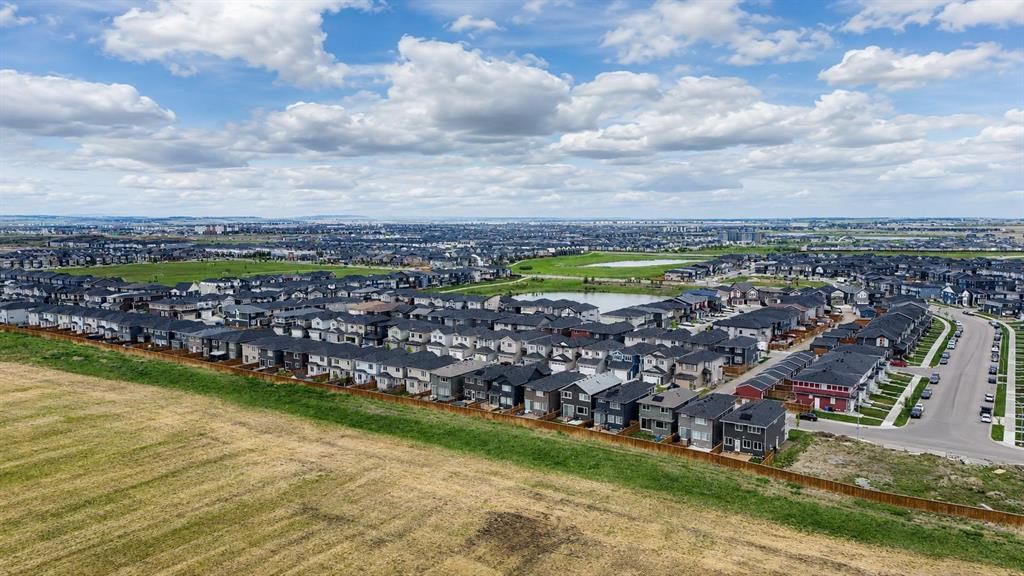 453 Corner Meadows Way NE, Calgary — photo 3 of 28