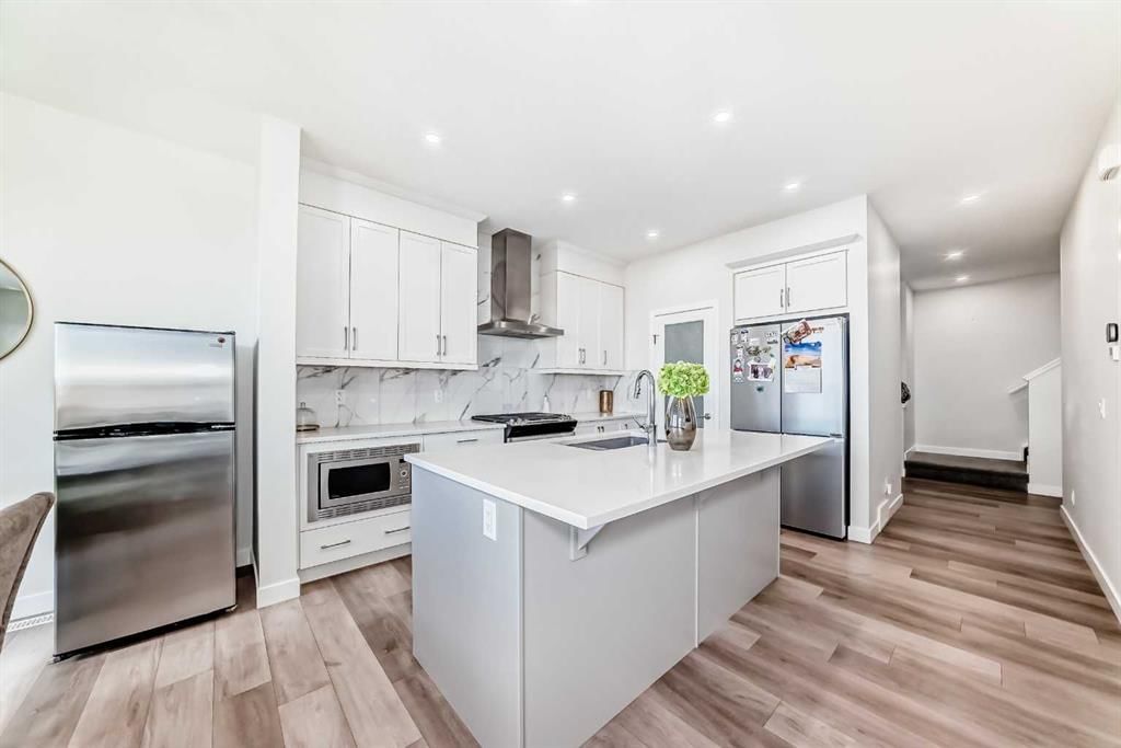 453 Corner Meadows Way NE, Calgary — photo 5 of 28