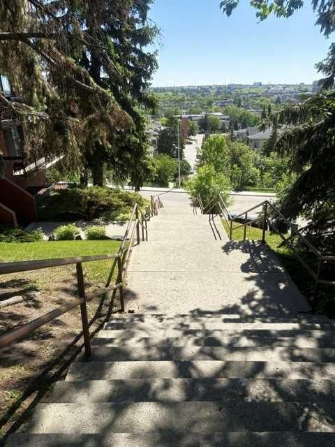 334 3 Avenue NE, Calgary — photo 5 of 36