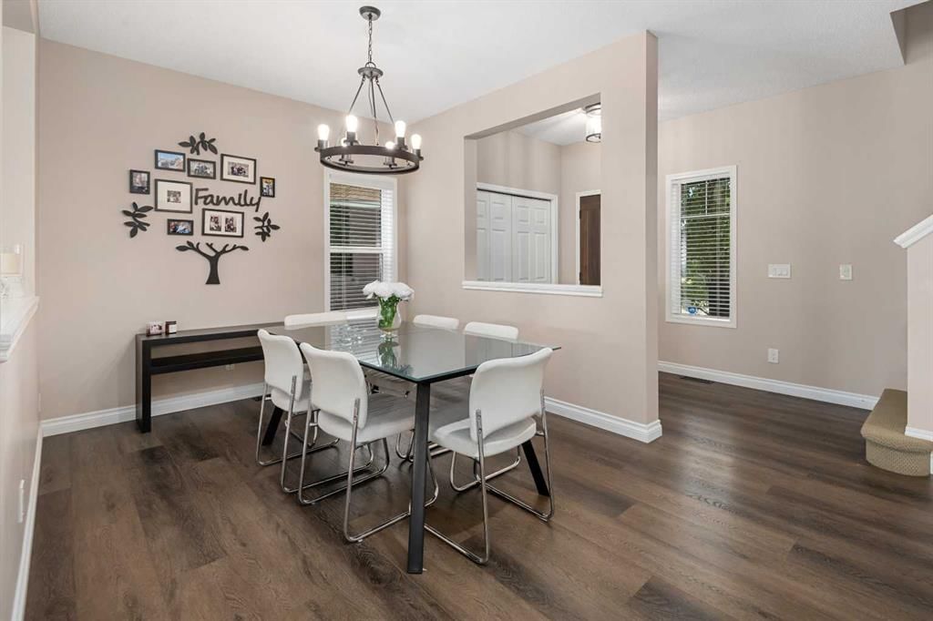 60 Chapala Square SE, Calgary — photo 2 of 44