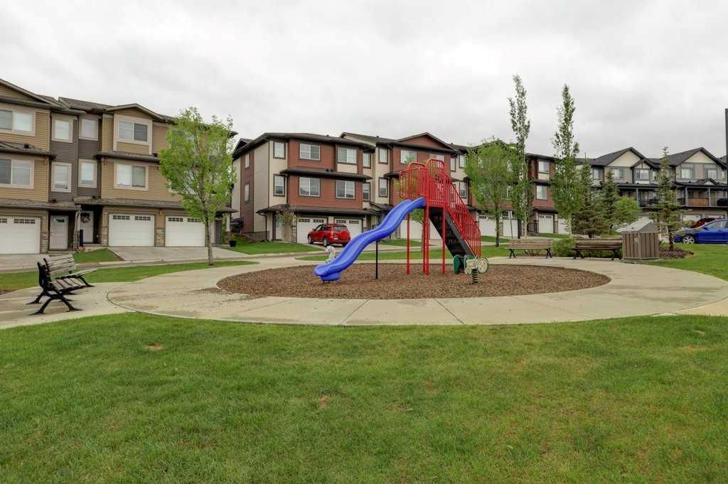 452 Sage Hill Grove NW, Calgary — photo 3 of 36