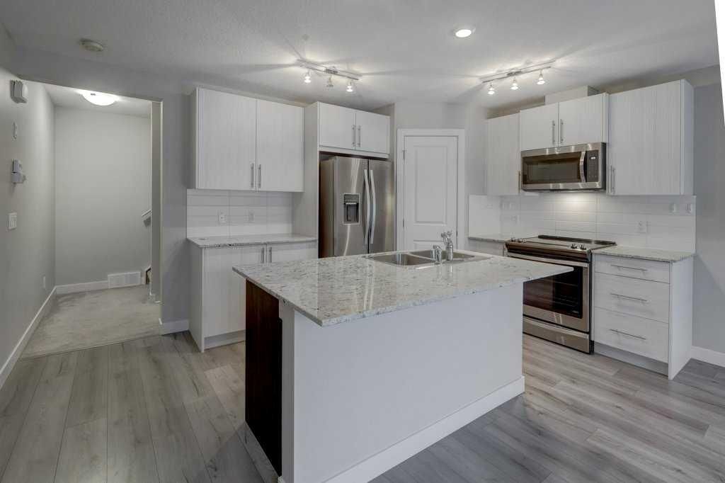 452 Sage Hill Grove NW, Calgary — photo 5 of 36