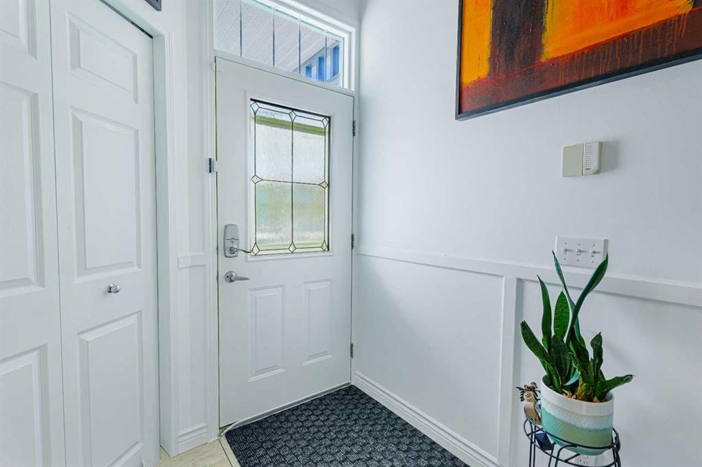 63 Coventry View NE, Calgary — photo 4 of 42