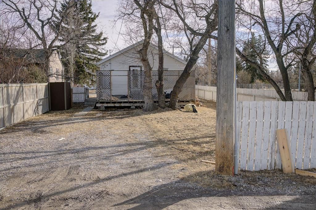 458 34 Avenue NW, Calgary — photo 2 of 7