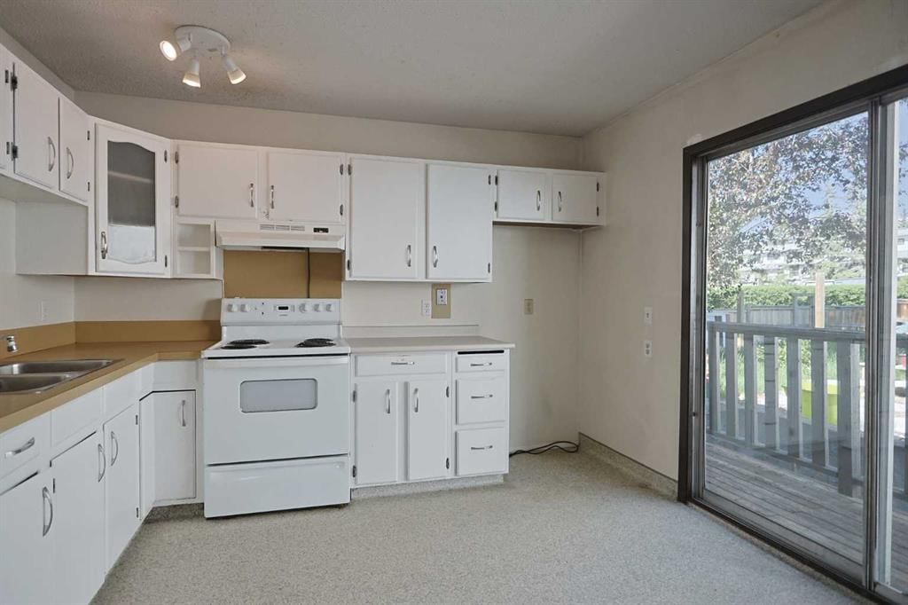 5417 Dalrymple Crescent NW, Calgary — photo 2 of 24